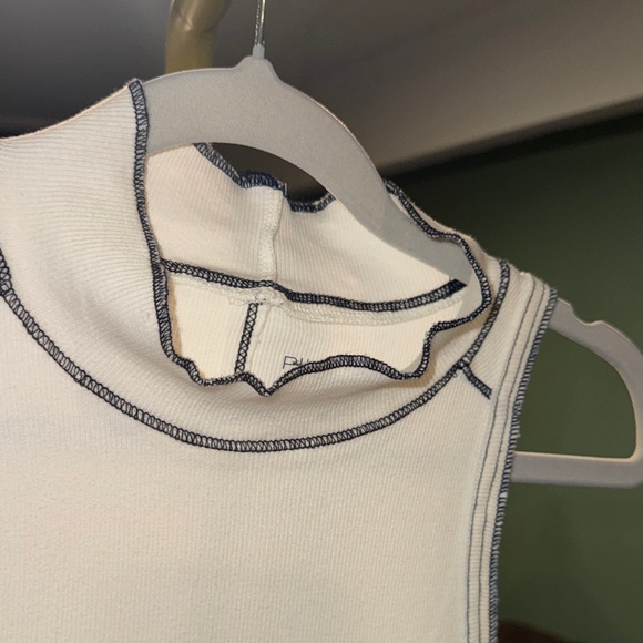 EC Pilcro White tank with navy stitching with Pocket sz M - Picture 9 of 9